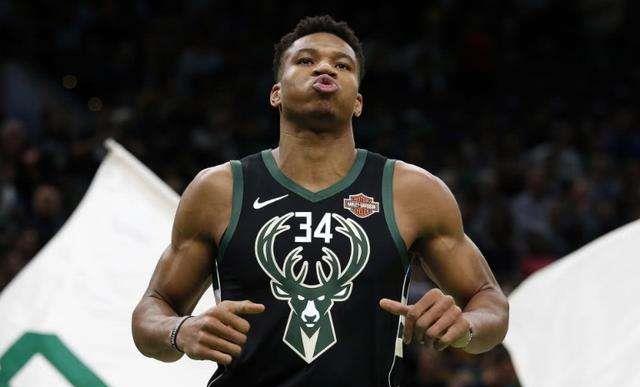 火箭队@18+5+7力压28+8+7！莫雷成最大输家，德帅亮出底牌，火箭亮起红灯