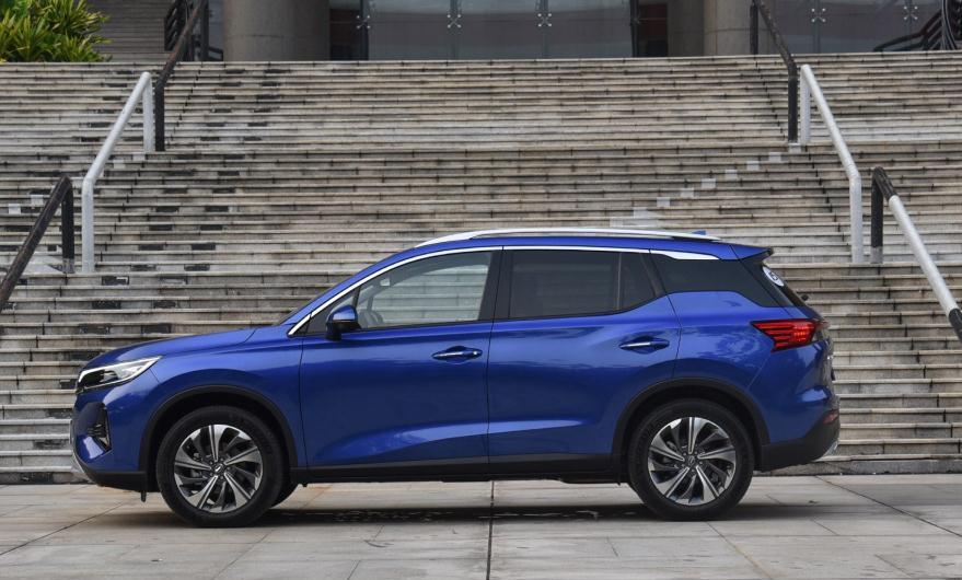 宝马7系|奇瑞瑞虎8和传祺GS4哪个级别高？刚7000公里，车主说了这些话