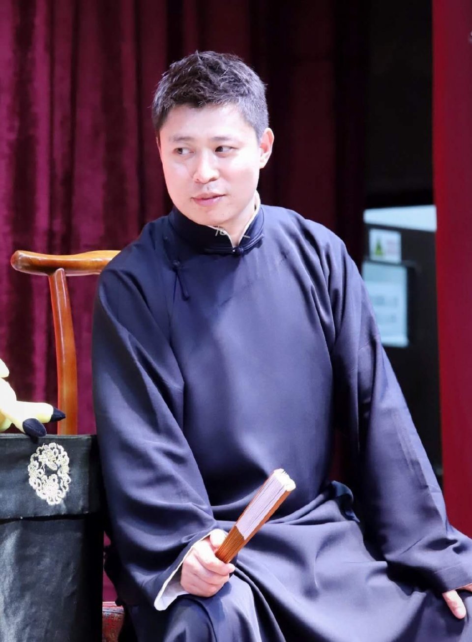 德云社|德云社八个队长都是谁？个个身怀绝技，没点传奇谁好意思当队长？