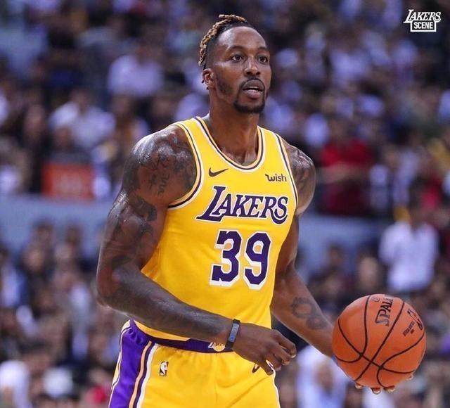 安东尼·戴维斯▲猛追湖人2大内线，开拓者虎口夺食！浓眉哥郁闷了，霍华德或离队