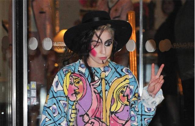 『』Lady Gaga豪宅成堆？衣服多到卧室做成衣柜？后花园堪比养殖场