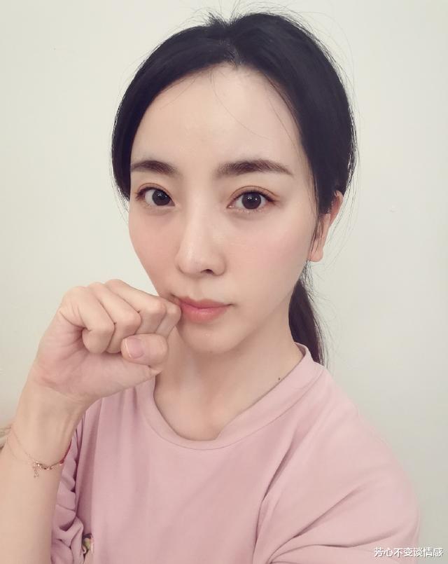 「李思思」央视主持人李思思:漂亮人生的背后,是不为人知的另一面