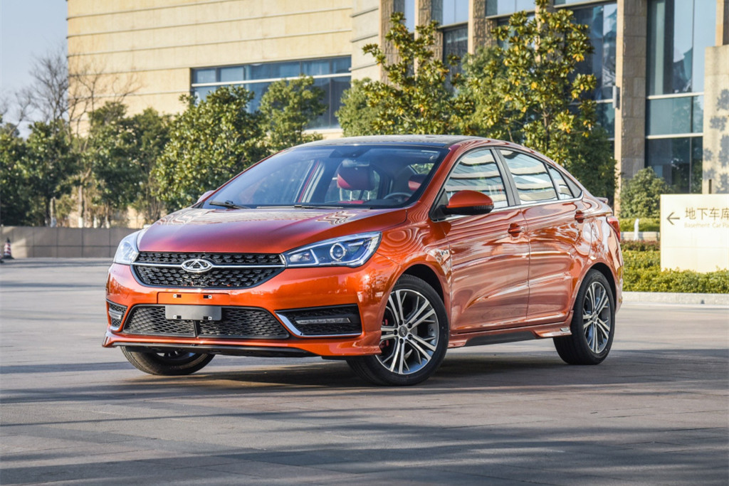 「轿车」5万左右，适合年轻人代步的4款轿车，有一款还是合资车！