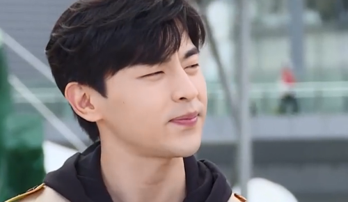 #迪丽热巴#极限挑战微博粉丝排名：邓伦第4，张艺兴第3，迪丽热巴意料之外