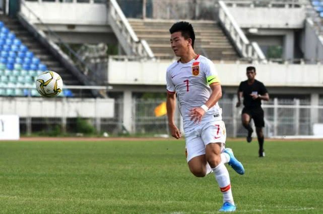 「」国青6将被禁赛6个月,众名记炸锅:足协量刑过重!人民日报也发声了