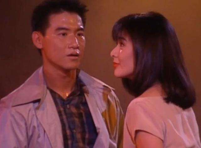 关之琳巅峰期多么迷人?当年张学友牵她出场的那刻,堪称人间的"水蜜桃"