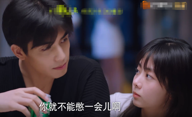 通讯录|《以家人之名》李尖尖误接凌霄妹妹电话，谁注意通讯录上的称呼？不愧是亲妹