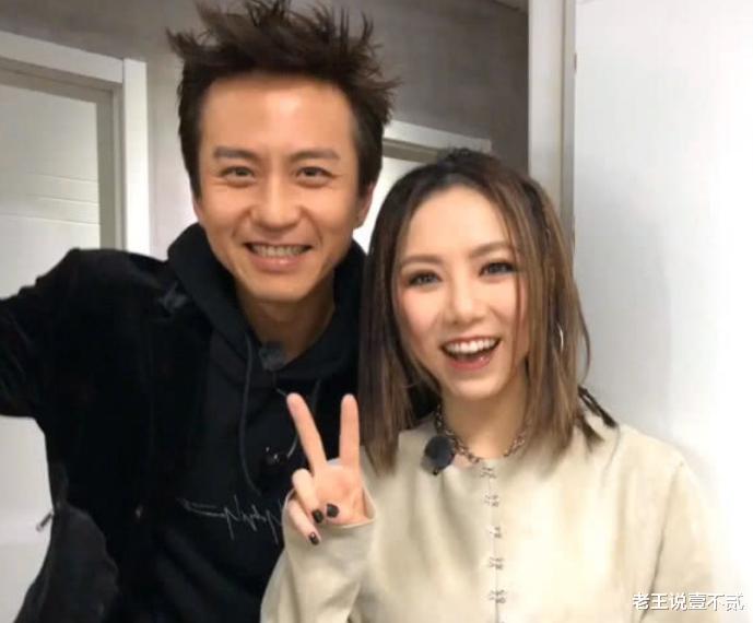 邓紫棋|星二代也追星！邓超替儿子约邓紫棋吃饭，杨幂放下身段帮女儿追他