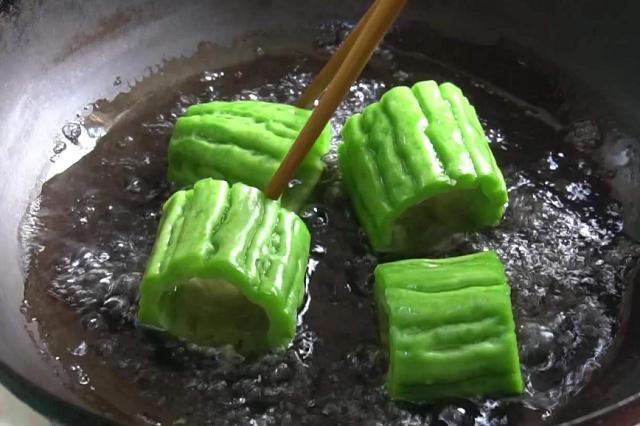 菠菜|4种“焯水后才能吃”的蔬菜，厨师：再懒也不能省去这1步！