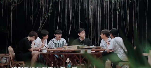 黄磊|五哈飙升综艺榜第一，却没有赞助商，是嘉宾没流量还是综艺现状