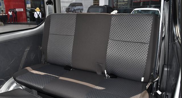 「五菱之光」五菱终于有新车了！五菱之光总是升级，36300元还是这么接地气