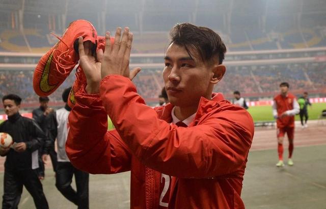 lpl■道歉！于汉超果然没被七嘴八舌的杂音误导