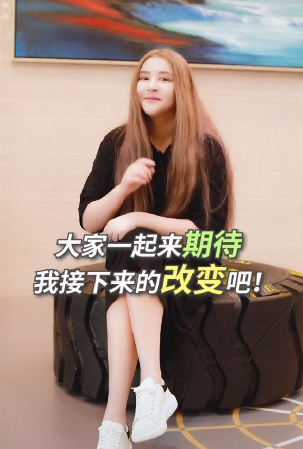 女孩|30岁的李心艾：体胖面肿下巴尖，十级美颜滤镜都拯救不了她的样貌