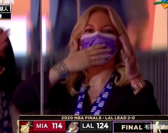 湖人队|湖人剑指4-0！詹姆斯33+9+9，戴维斯32+14，美女老板飞吻疯狂庆祝