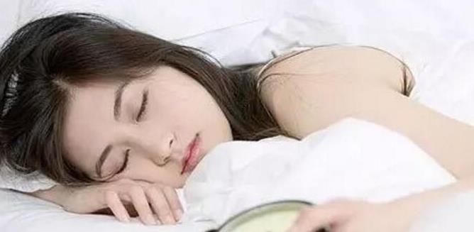 肝脏|无论男女，晚上睡觉如果有此3个迹象，说明肝脏始终健康！