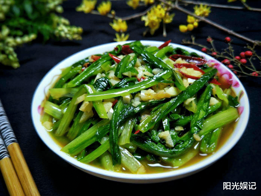 ▲立夏后,这菜要多吃,2块多1斤,清肝和胃又助眠,顺利度过大夏天