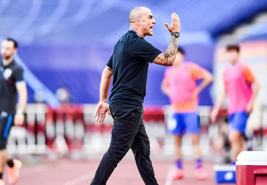 钟义浩|恒大新星恐重蹈一旧将覆辙,卡帅或会弃用他!网友:他太独了