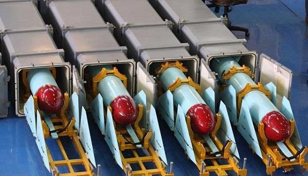 #伊朗#一枚导弹从海峡飞出,美间谍卫星紧急出动,五角大楼看后垂头丧气