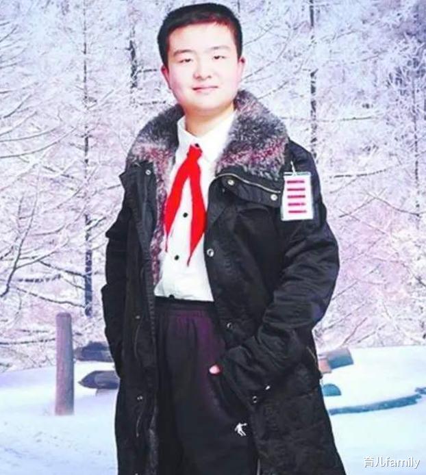 ##?曾经火极一时的“五道杠大队长”，高考受挫后，如今过得怎么样？