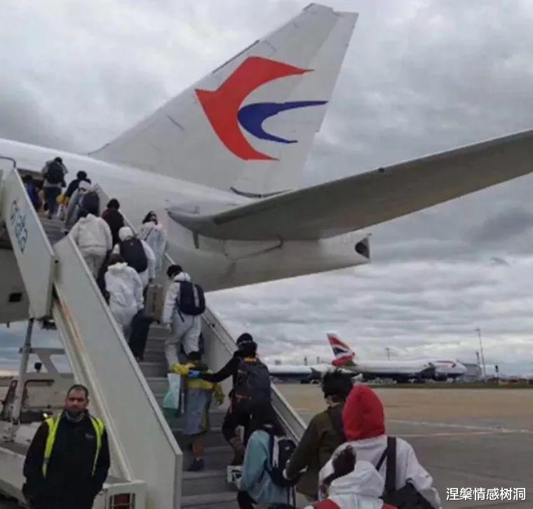 英国■英国小留学生回国刚解除隔离，父母却想让孩子尽快走，原因很现实