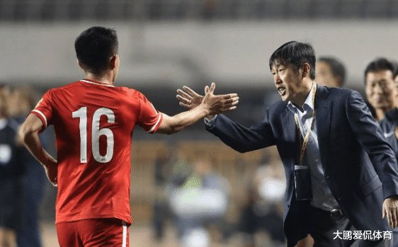 『邓卓翔』国足1-0爆大冷战胜世界冠军，昔日进球功臣发声：揭开国足爆发根本原因