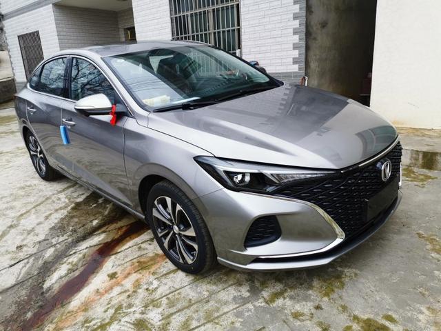 长安逸动■长安逸动PLUS怎么样？首批车主说出了用车感受 有褒有贬很真实