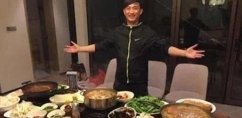 【包贝尔】贾玲、黄磊、岳云鹏各家的晚餐，网友：这差距简直太大了