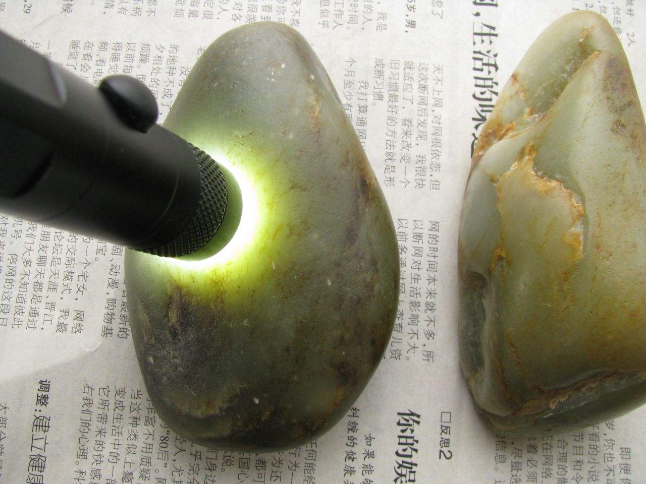 |玩玉拿着电筒，一看就是外行！