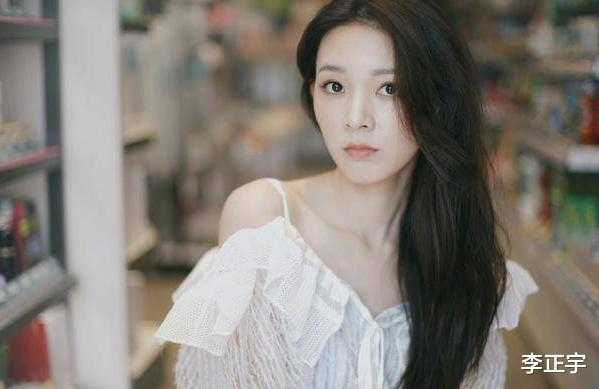 陈瑶|岳绮罗之后再无经典？十八线糊花倒贴名导儿子，自我炒作被骂成过街老鼠！