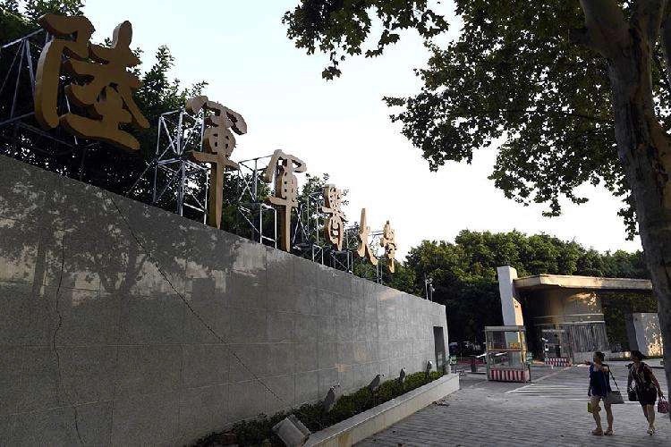 「军医」我国这三所医学院校很吃香，上学不花一分钱，毕业还能“包分配”