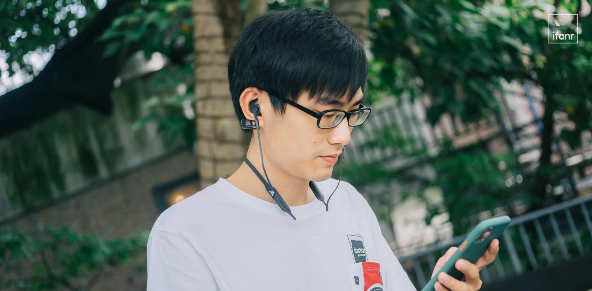 雷柏|身轻 23g、续航 12 小时，这样的阿迪达斯新耳机听起来怎么样