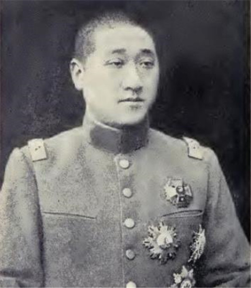 |他22天收复百万领土,却在睡觉时被杀,如今坟头长满杂草都无人理