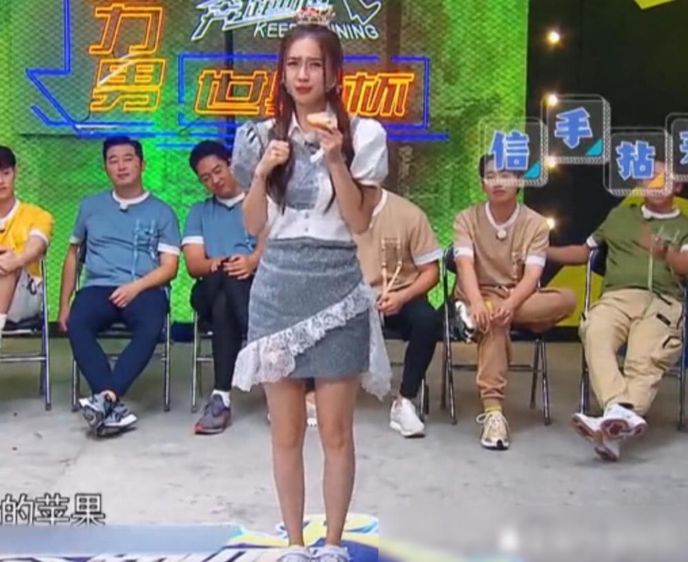 |32岁baby撒娇,有谁注意到男嘉宾们的表情?过于真实了