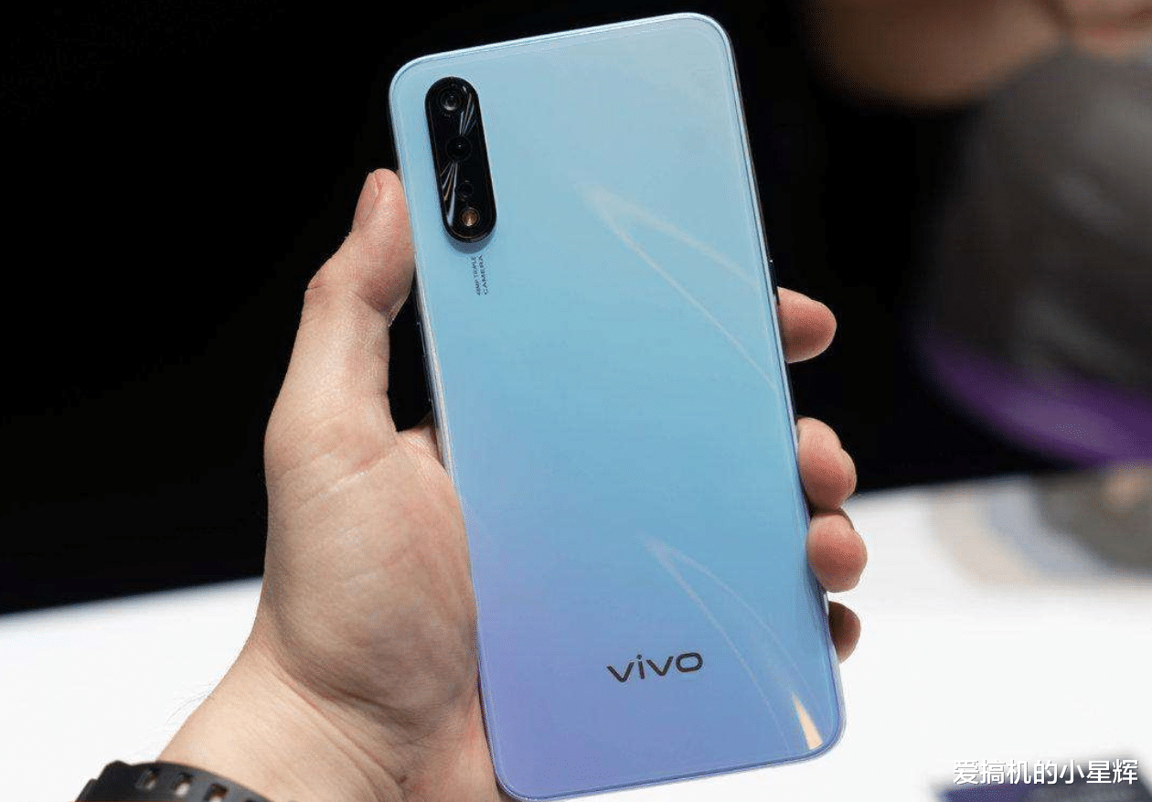 5G：1300以内最值得入手的三款手机，性能强悍高配低价买完不吃亏！