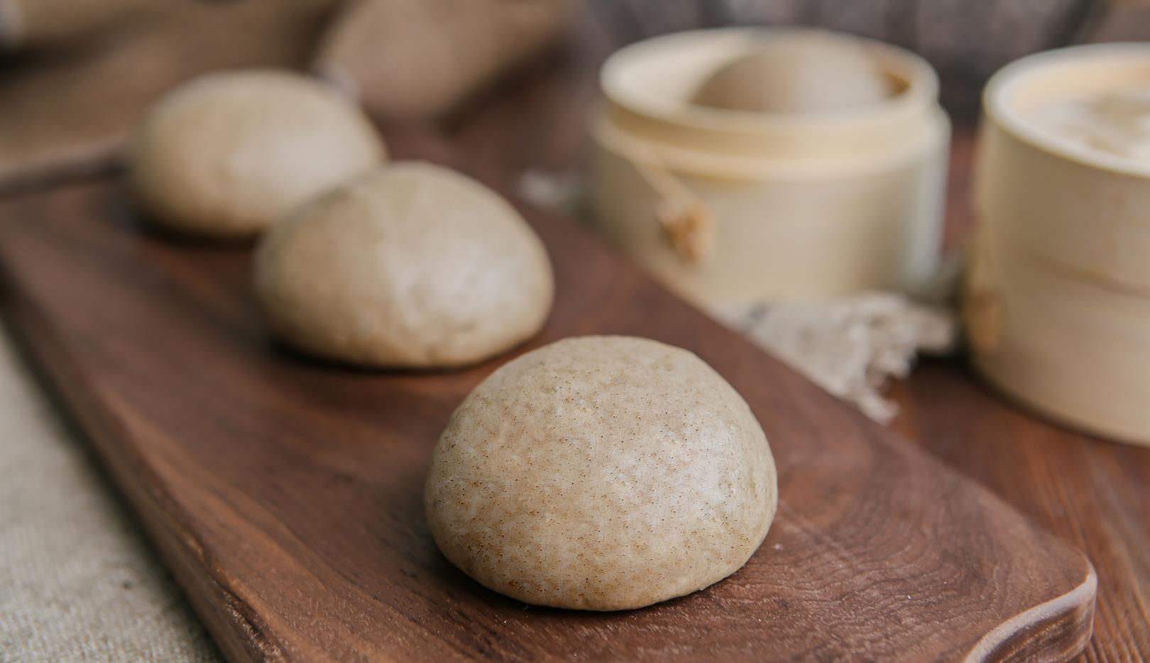 面粉|奶奶拿“它”当主食，83岁眼不花耳不聋，腿脚硬朗，一口气上三楼