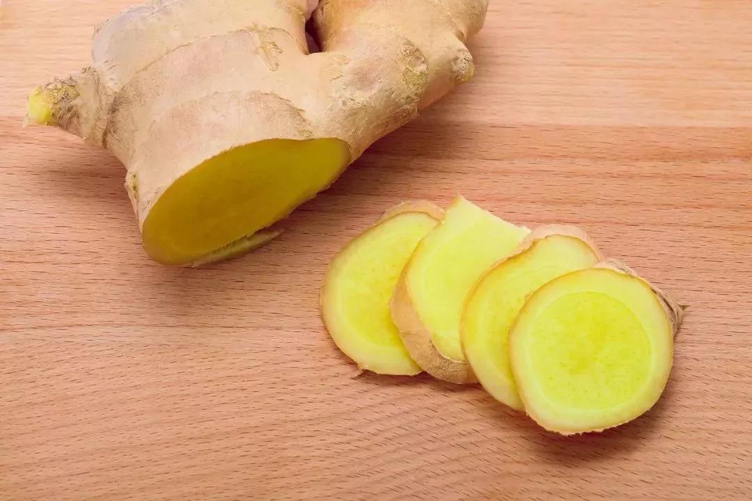 [枸杞]湿气重怎么办？多喝这杯水，帮助排出体内湿气，让身体更健康