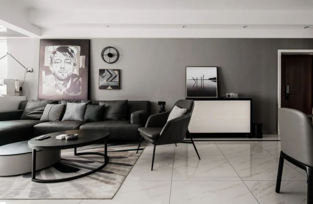 ▲114㎡现代极简风，精致的高级灰，营造出硬朗的舒适