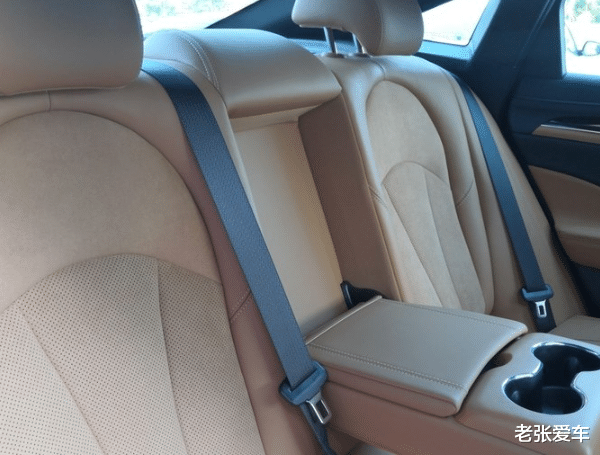 马自达3|果断放弃凯美瑞，这车从23万降到17万，车长5米标配9AT，双层隔音