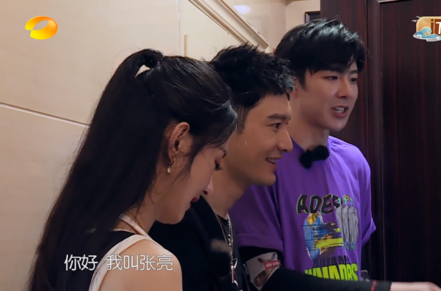 赵丽颖|揽客吓哭小孩，黄晓明鞠躬、刘宇宁致歉，看赵丽颖在干啥？暴露素质