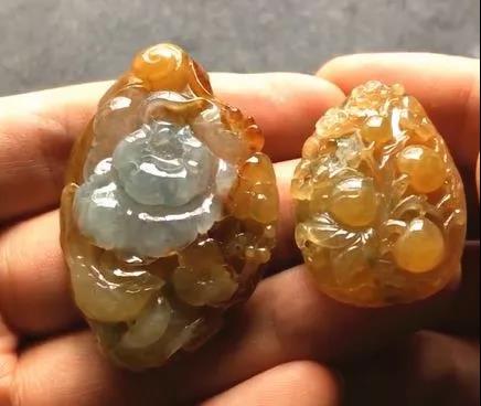 翡翠|货主买的翡翠原石切出“怪料”差点气哭，结局亮了！