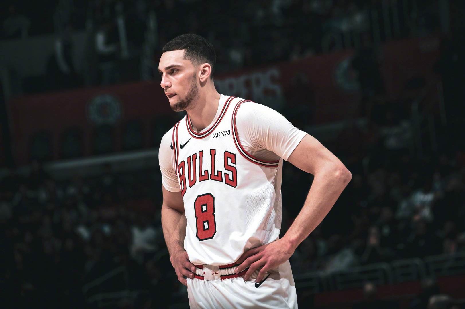 「湖人队」4换1!梭哈单场13记三分悍将?湖人选定第3巨头,真预定总冠军