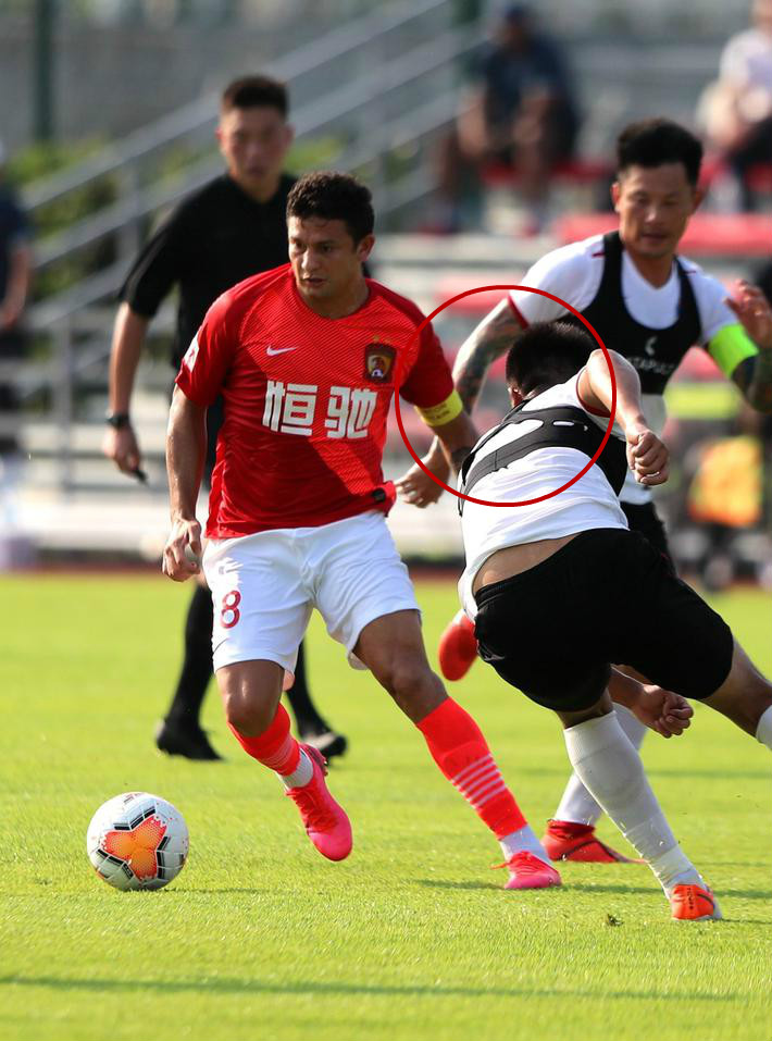 广州恒大：热身赛宣！归化前锋首度披上广州恒大队长袖标，有望郑智已成定局