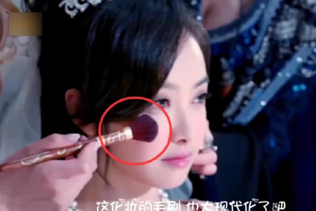 邓超■让人笑到肚子疼的穿帮镜头，邓超你连接吻都敷衍，是在害怕娘娘吗