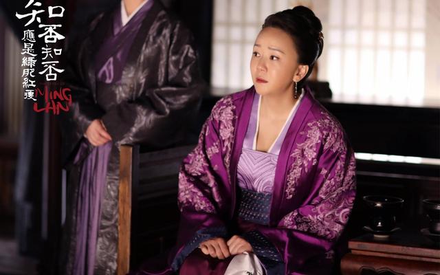 [鲍起静]年龄相差不大的明星却演父/母子，最没想到鲍起静只大郑则仕两岁