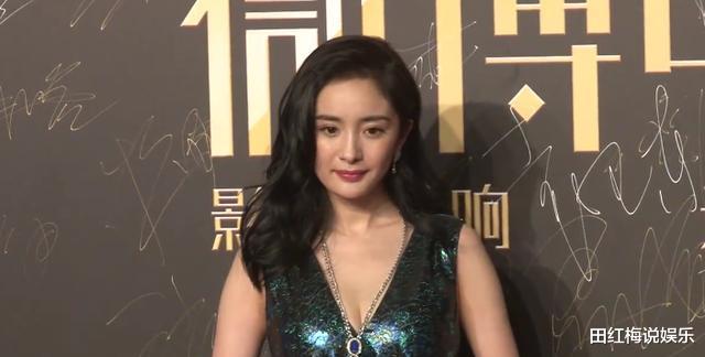 「杨幂」杨幂刚出道时的模样,看完她的“齐刘海”后,整没整容一目了然