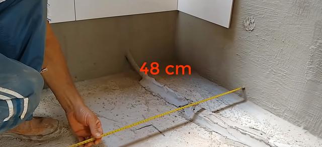 【】瓦工给橱柜加了一层底座，完工后太实用，邻居看了都想重做