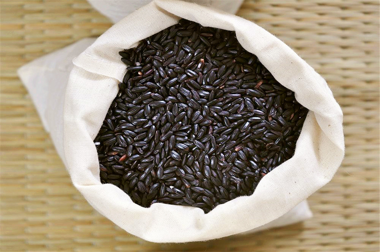 抗衰老：男性45岁后少抽烟喝酒，多吃3种食物，延年益寿抗衰老！