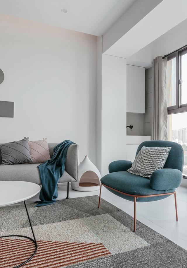 |买完房后没剩多少钱，新房简装直接刷白墙，简约大气又清新