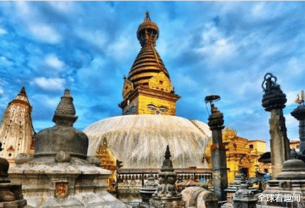 |越南人到中国游玩，刚吃完一顿饭就哭着说：我要回国去！