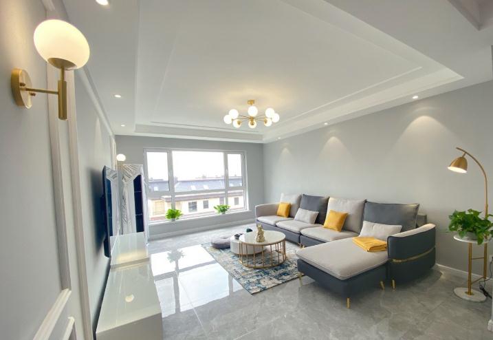 |100㎡的房子花20万装修，阳台飘窗砸掉，原来效果这么好